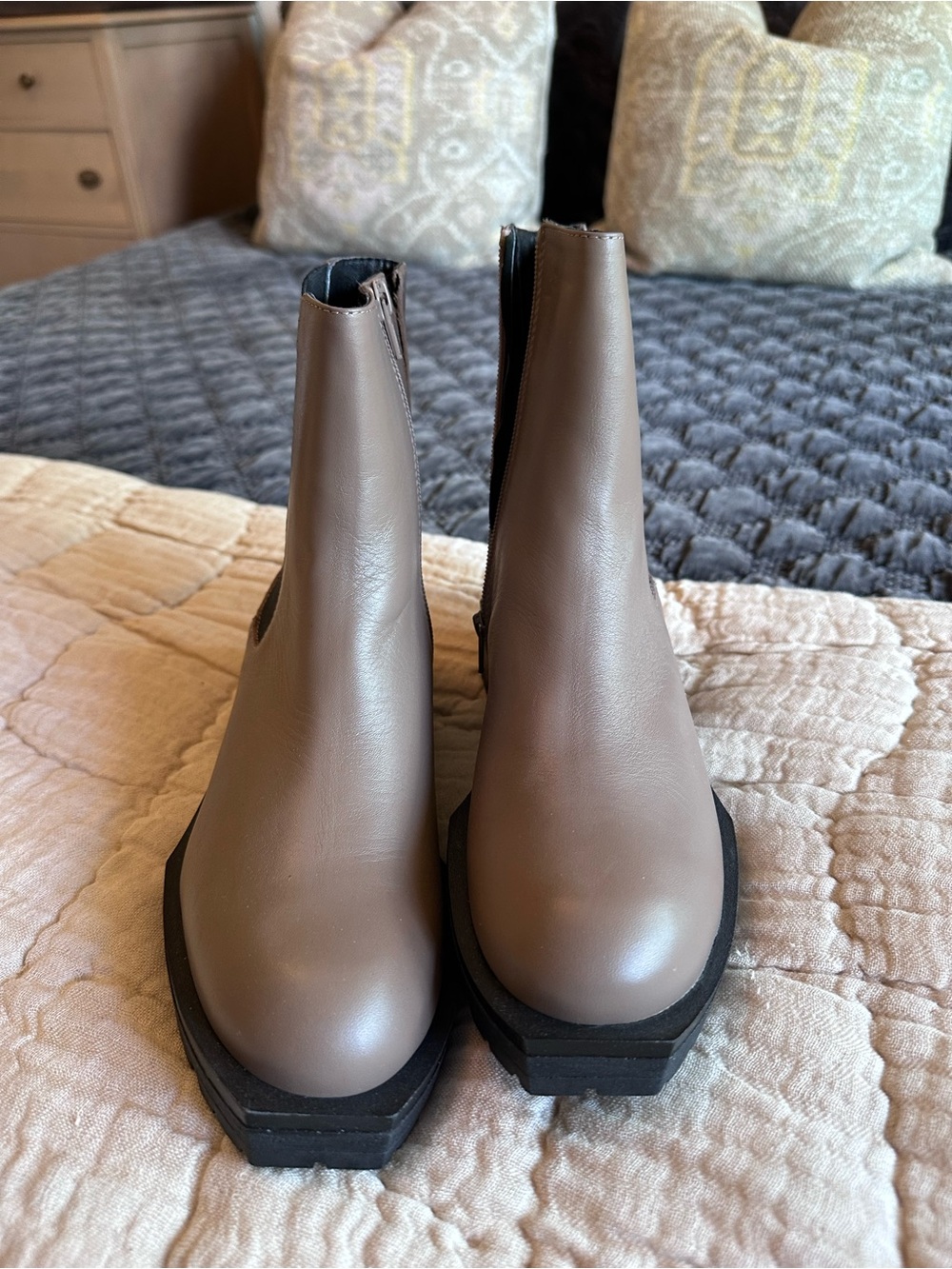 Marcella leather bootie’s size 39 NWOT